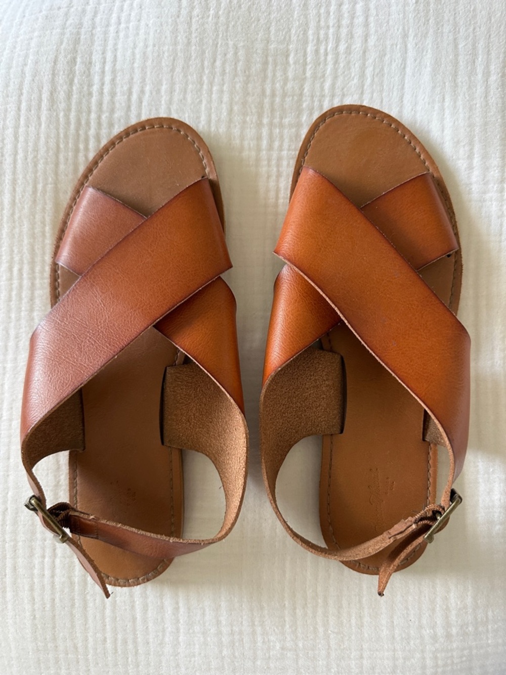 Universal Thread Women's Tan Leather Crisscross Sandals